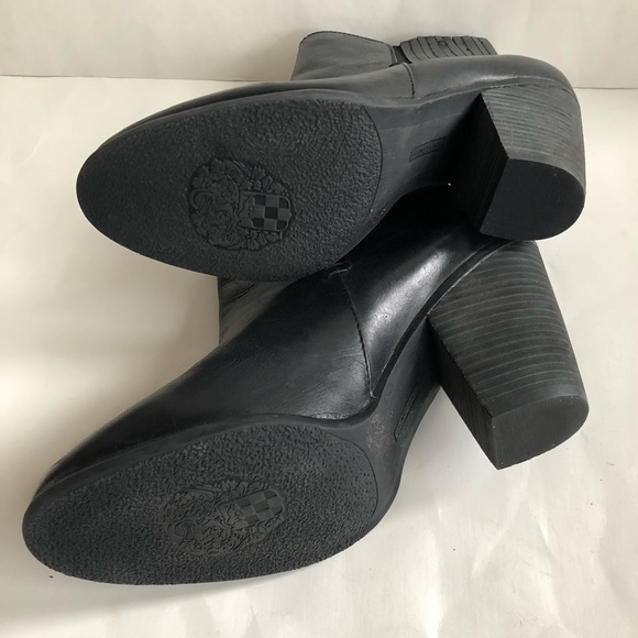 VINCE CAMUTO HIGHLAND ANKLE BOOTIES - Picture 6 of 8